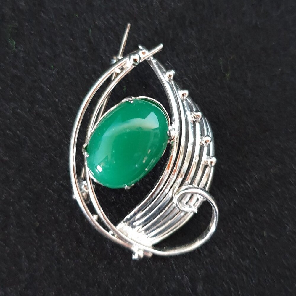 Vintage Green Chalcedony (Onyx) Silver-Tone Brooch – Sculptural Statement Design
